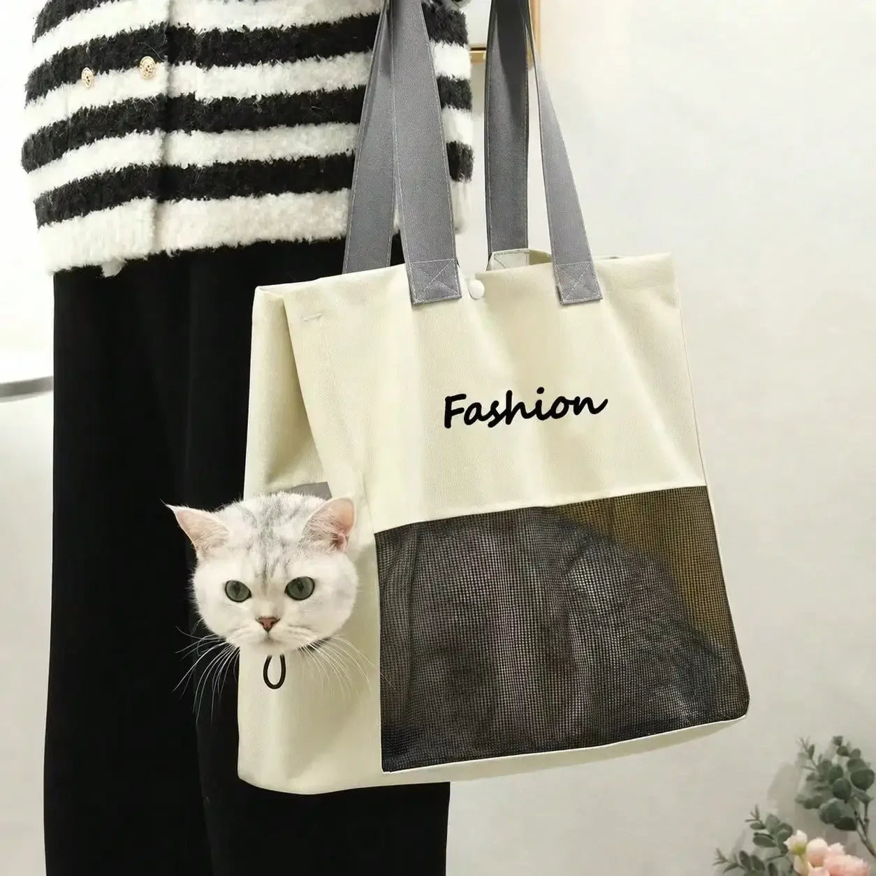 1pc Breathable Mesh Pet Carrier Bag, Suitable For Cats And Dogs. Soft Foldable Design, Supports Hand-Held And Shoulder Strap Carrying, Ventilated Structure To Avoid Stuffiness. Equipped With Reinforced Non-Slip Handle, Waterp